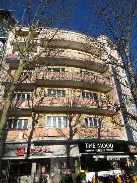 Wohnen am Ku´damm - helle 2-Zimmer Wohnung mit sonnigen Balkon — photo 1